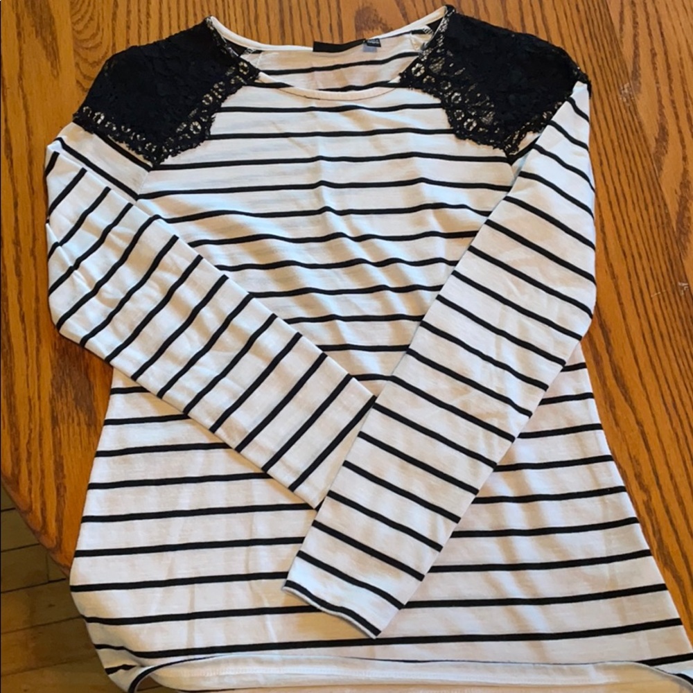 Apt.9 Black and White Striped Long Sleeve Shirt
